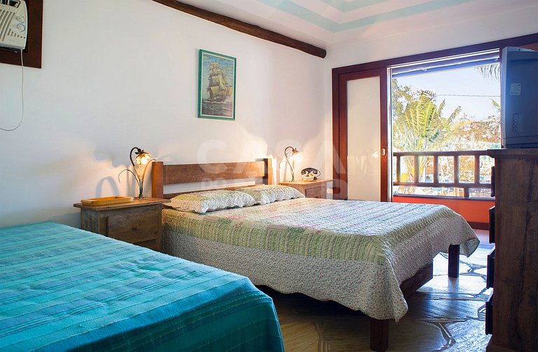 Casa com sete suítes, piscina, churrasqueira, na Ferradura