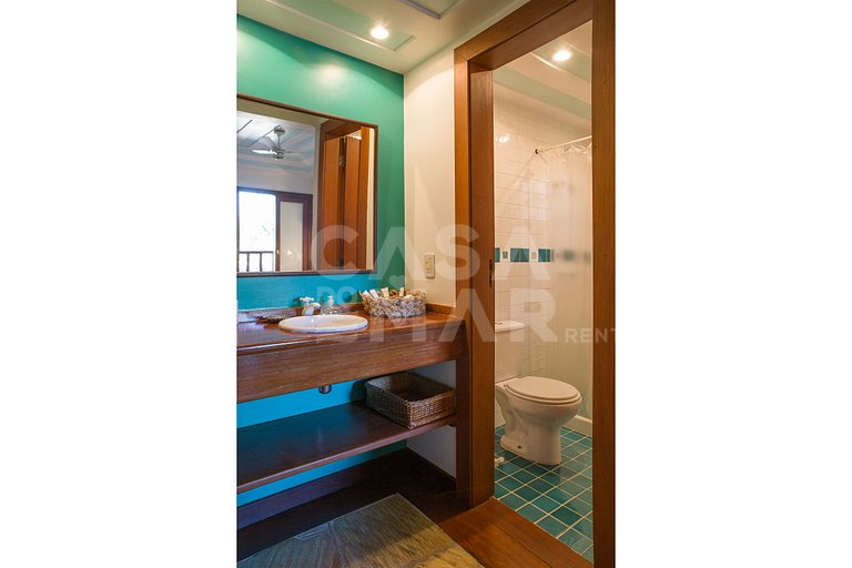 Casa com sete suítes, piscina, churrasqueira, na Ferradura