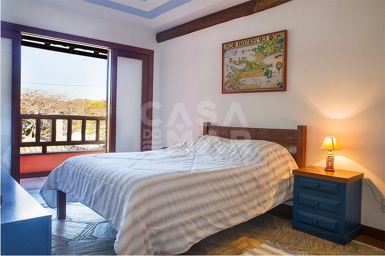 Beautiful house with seven suites, on Rua da Praia da Ferrad
