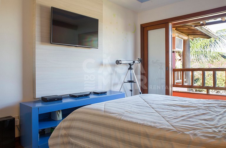 Casa com sete suítes, piscina, churrasqueira, na Ferradura