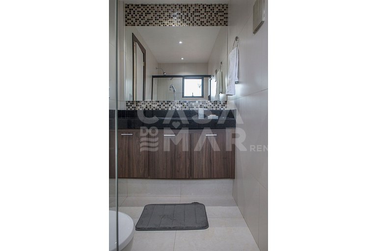 Beautiful Villa with six suites, in a condominium in the lef