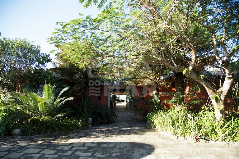 Beautiful house with five suites, on the sand of Praia Rasa