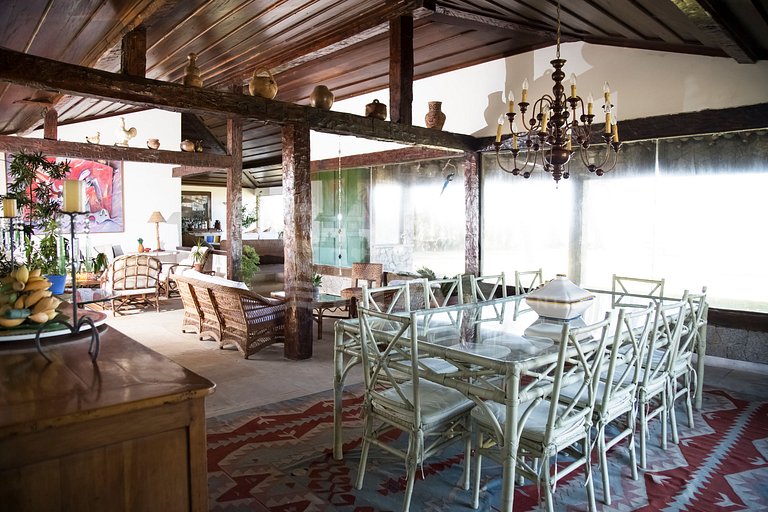 Beautiful house with five suites, on the sand of Praia Rasa
