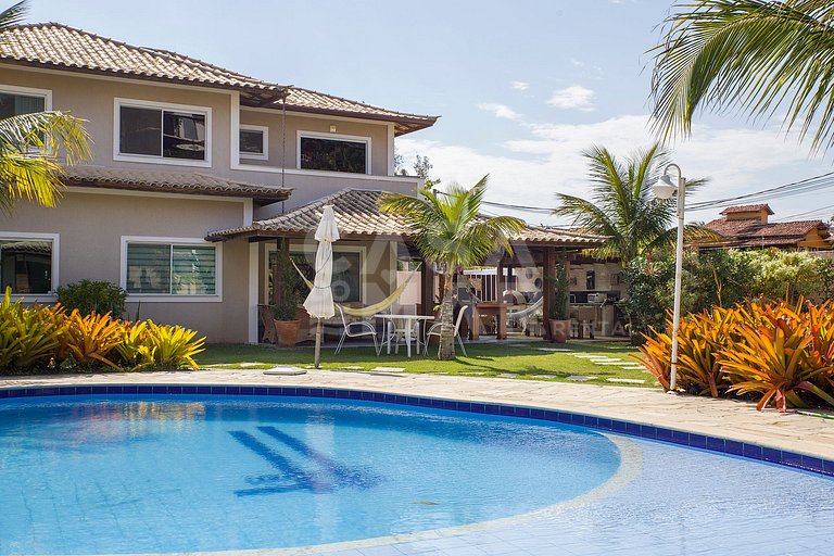 Casa com quatro suítes, em condomínio, em Geribá
