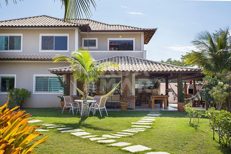 Casa com quatro suítes, em condomínio, em Geribá