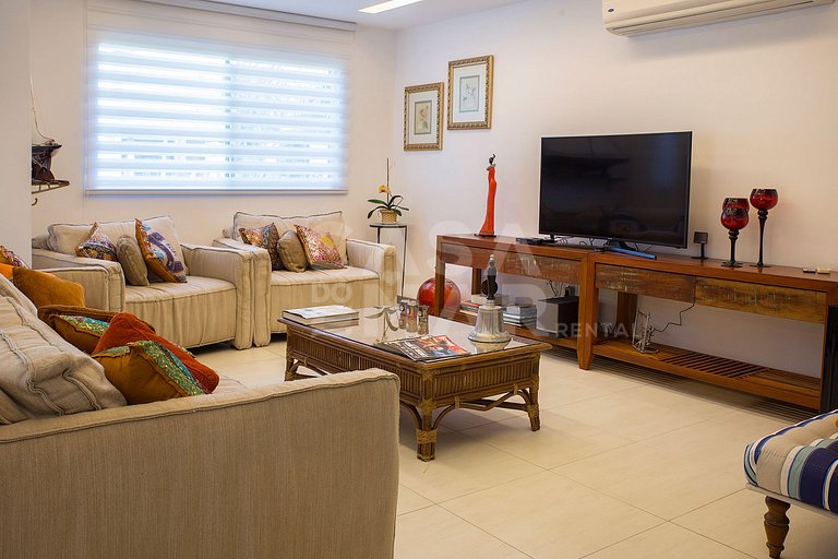Casa com quatro suítes, em condomínio, em Geribá