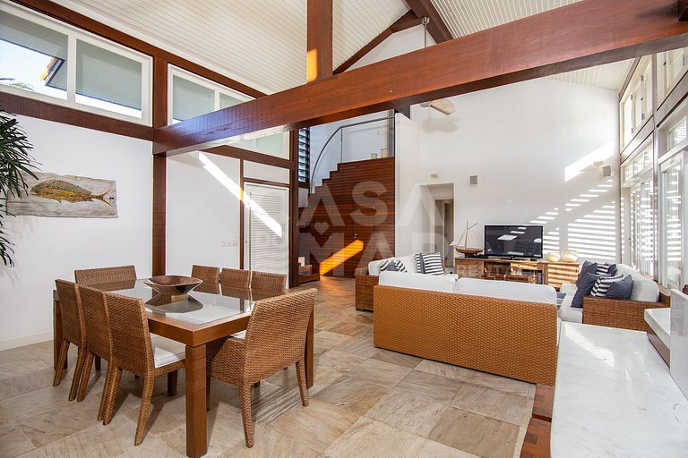 Beautiful house with four suites in a condominium in Manguin