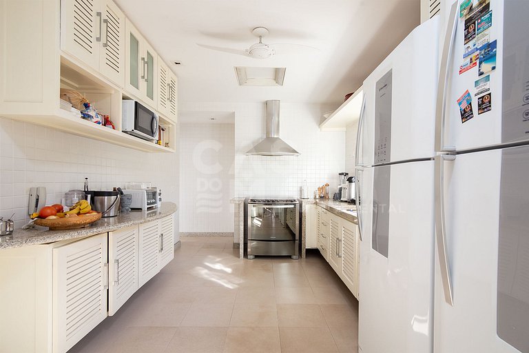 Beautiful house with four suites in a condominium in Manguin