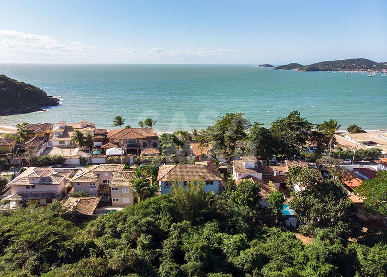 Casa na Praia do Canto, com cinco suítes, e vista mar