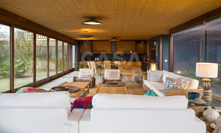 Beautiful house with seven suites, panoramic view of the bea
