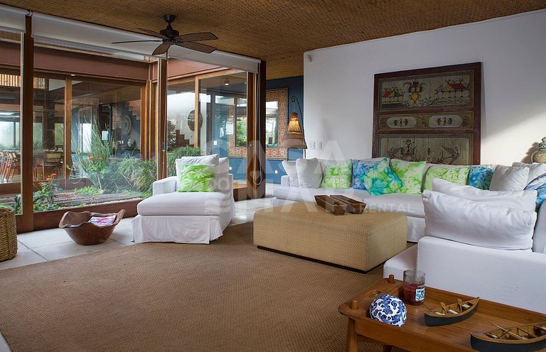 Beautiful house with seven suites, panoramic view of the bea