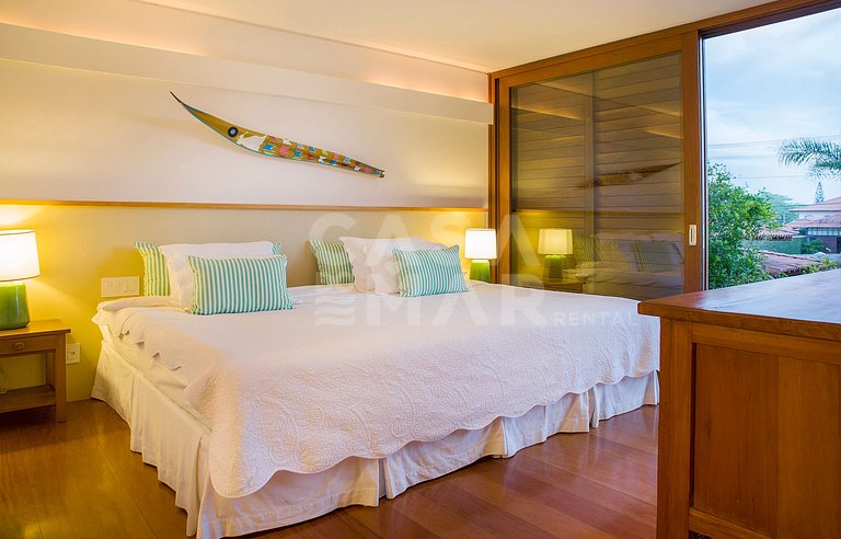 Beautiful house with seven suites, panoramic view of the bea