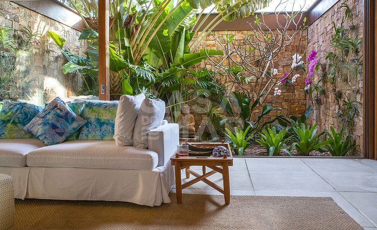 Beautiful house with seven suites, panoramic view of the bea