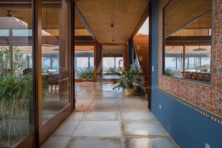 Beautiful house with seven suites, panoramic view of the bea
