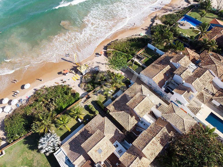 Linda casa com duas suítes e um quarto, de frente pra Praia