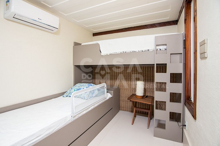 Beautiful house with two suites and a bedroom, facing Geribá