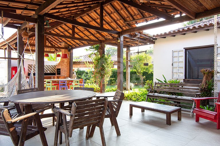 Beautiful house with two suites and a bedroom, in condominiu