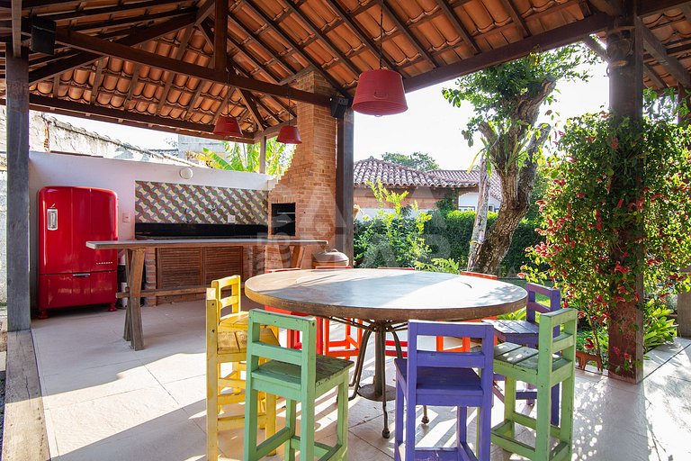 Beautiful house with two suites and a bedroom, in condominiu