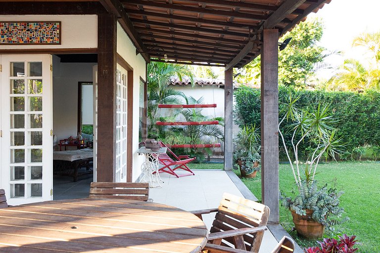 Beautiful house with two suites and a bedroom, in condominiu