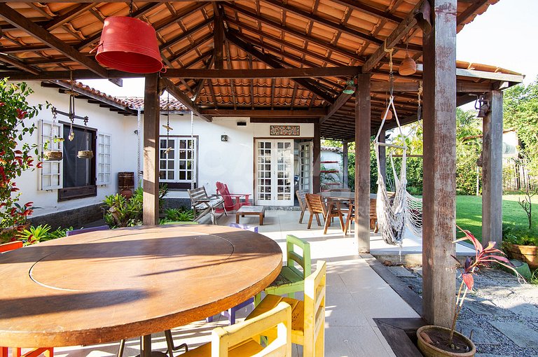 Beautiful house with two suites and a bedroom, in condominiu