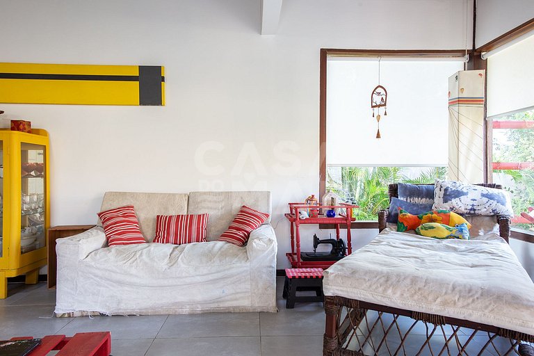 Beautiful house with two suites and a bedroom, in condominiu