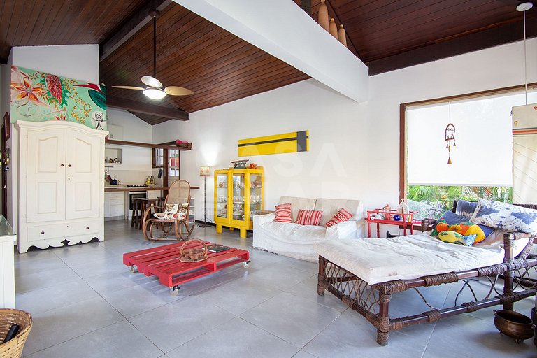 Beautiful house with two suites and a bedroom, in condominiu