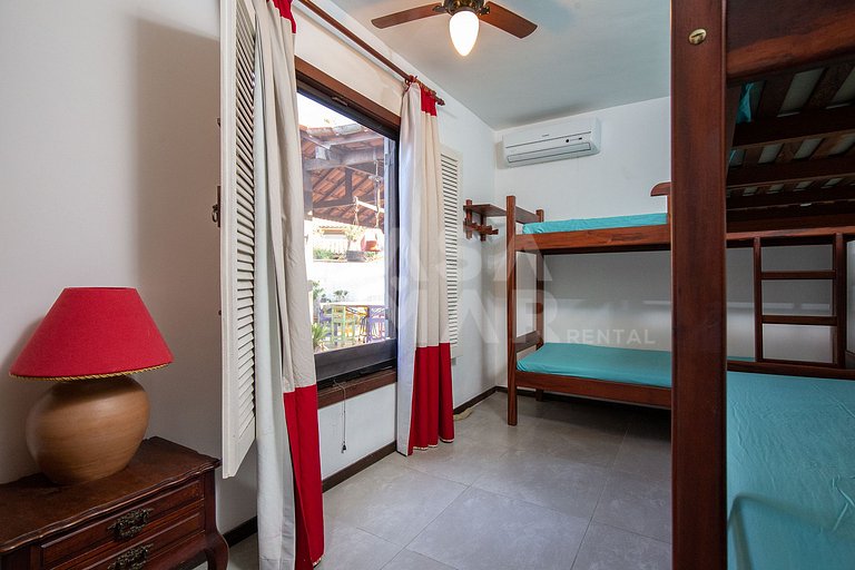 Beautiful house with two suites and a bedroom, in condominiu