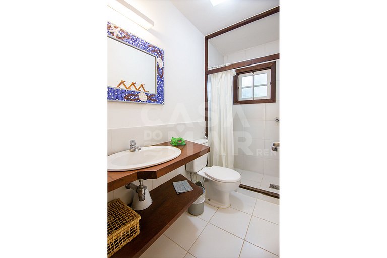 Beautiful house with two suites and a bedroom, in condominiu