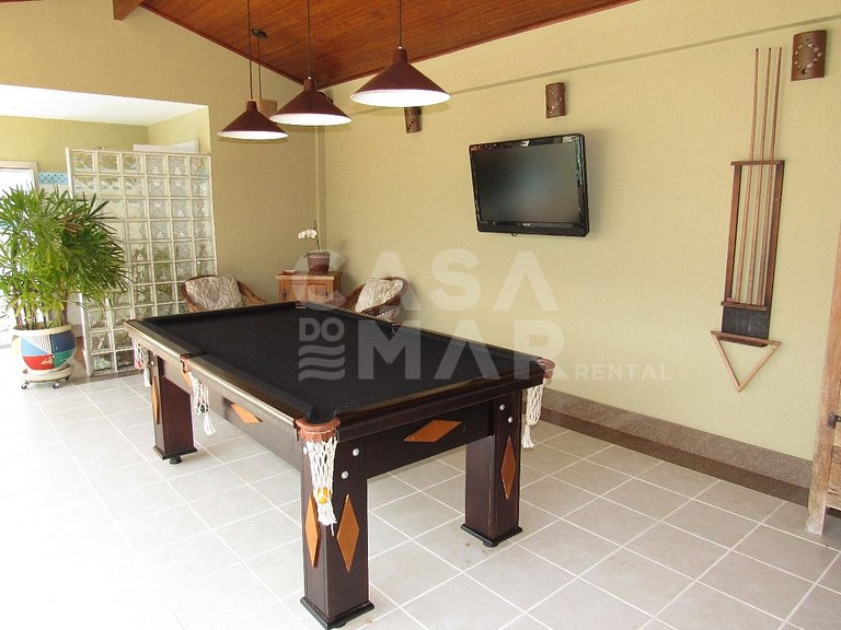 Casa com quatro suítes no Frade com piscina e churrasqueira