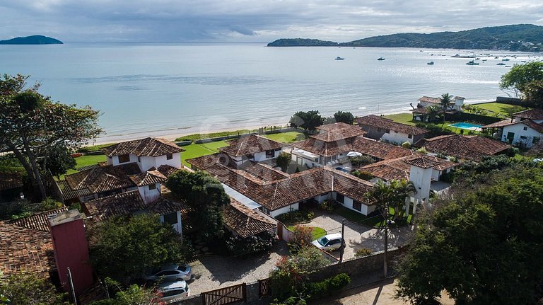 casa com cinco suítes, vista para praia, Manguinhos búzios