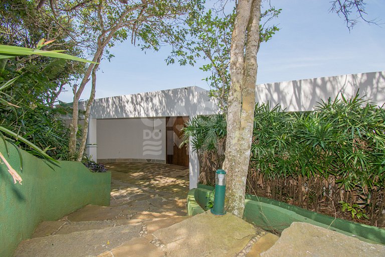 Beautiful Villa with six suites, and paradisiacal view of Fe