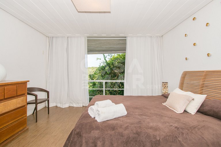 Beautiful Villa with six suites, and paradisiacal view of Fe