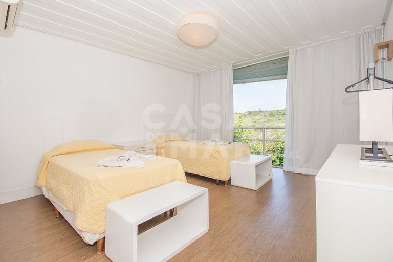 Beautiful Villa with six suites, and paradisiacal view of Fe