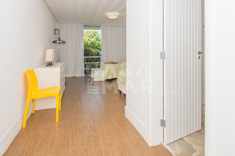 Beautiful Villa with six suites, and paradisiacal view of Fe