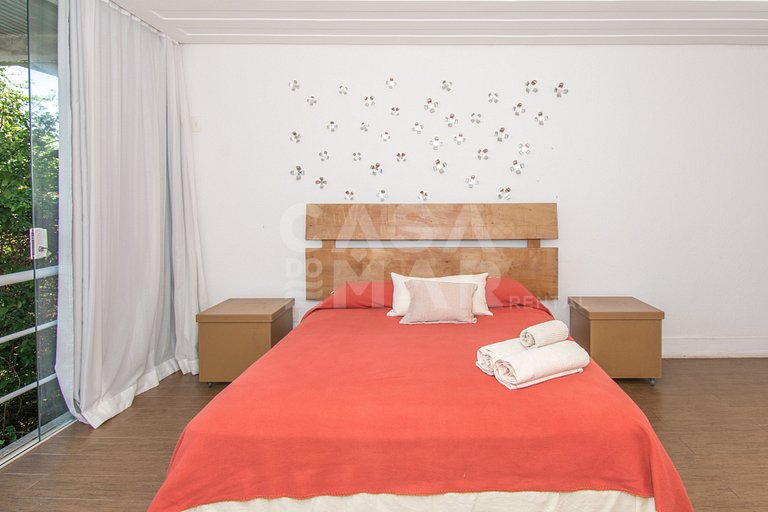 Beautiful Villa with six suites, and paradisiacal view of Fe