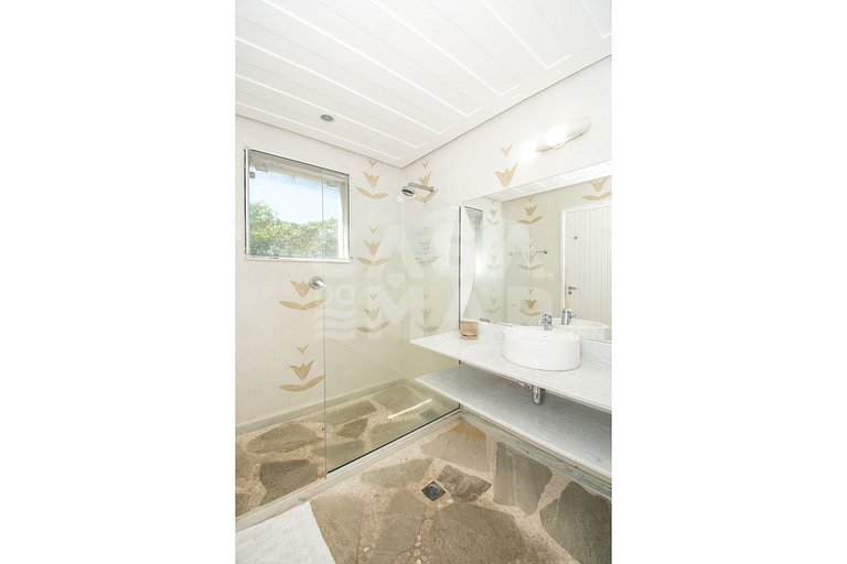 Beautiful Villa with six suites, and paradisiacal view of Fe