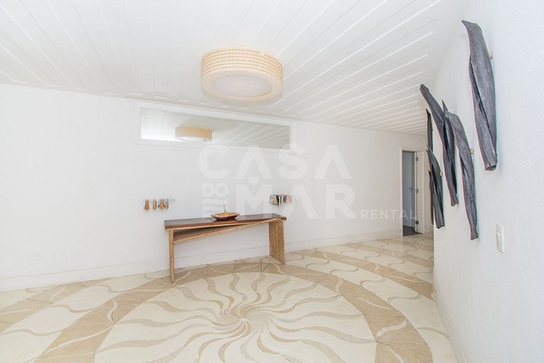 Beautiful Villa with six suites, and paradisiacal view of Fe