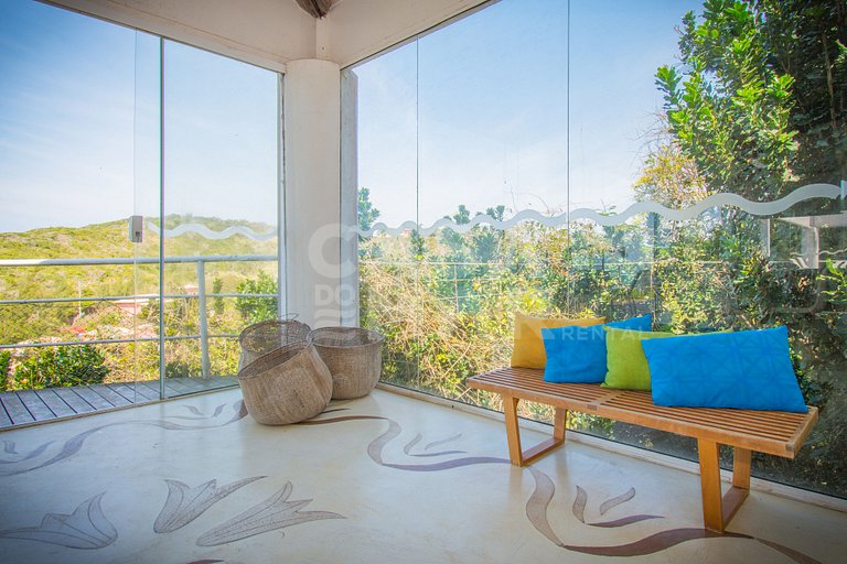 Beautiful Villa with six suites, and paradisiacal view of Fe
