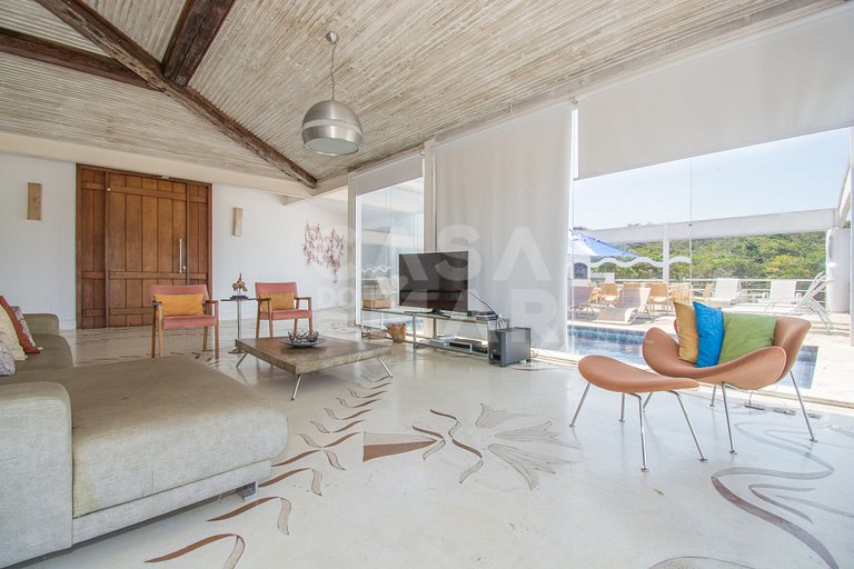 Beautiful Villa with six suites, and paradisiacal view of Fe