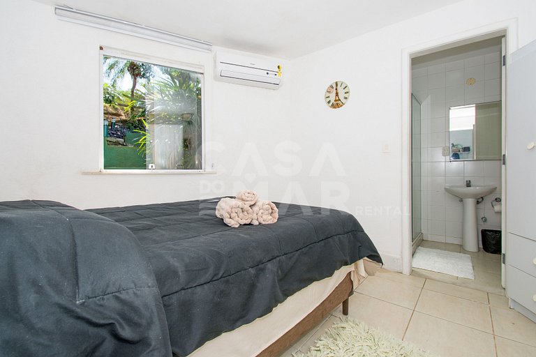 Beautiful Villa with six suites, and paradisiacal view of Fe