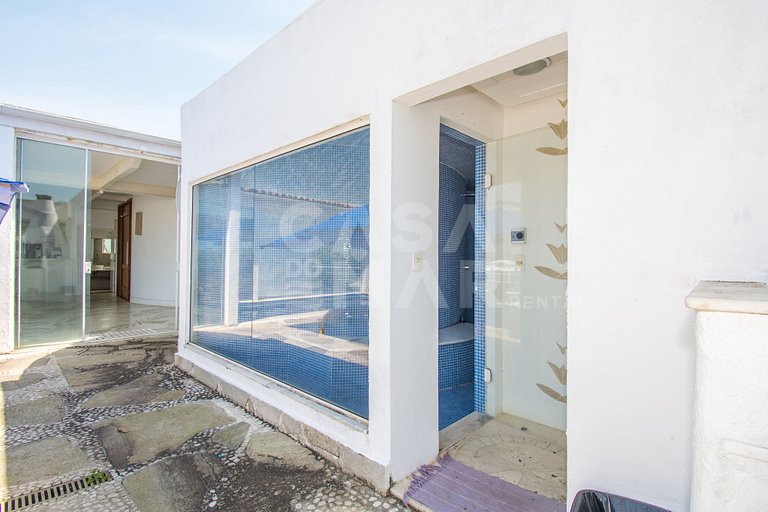 Beautiful Villa with six suites, and paradisiacal view of Fe