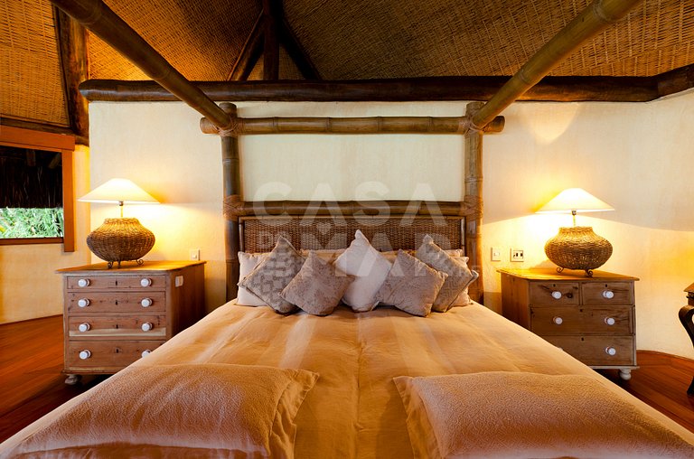 Villa with five suites on a private island - Princess Island