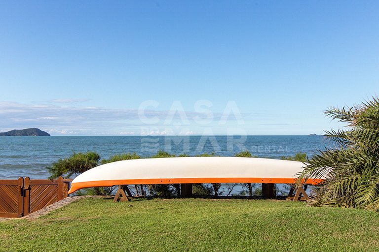 Casa frente mar com 6 suítes
