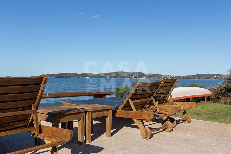 Casa frente mar com 6 suítes
