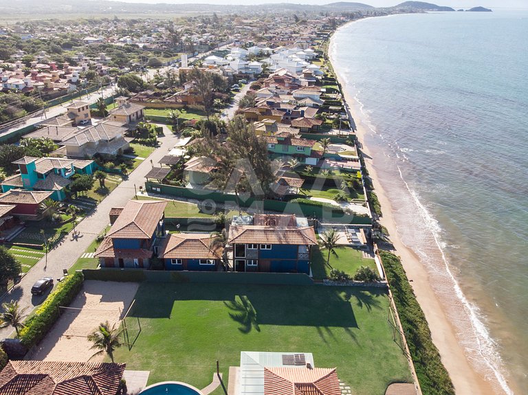 Casa frente mar com 6 suítes