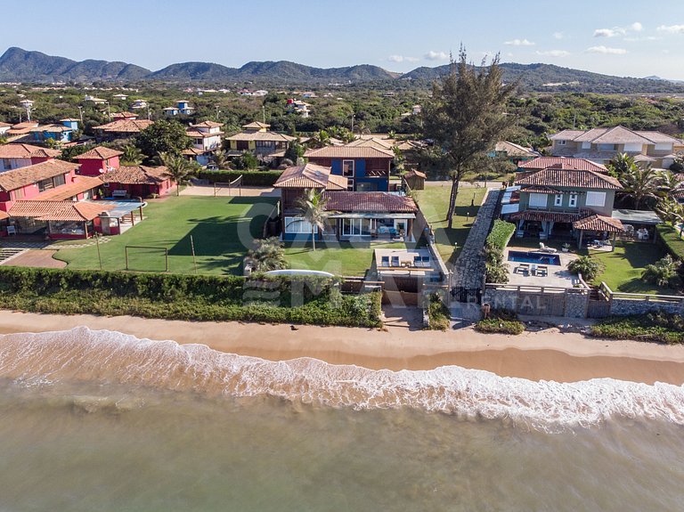 Casa frente mar com 6 suítes