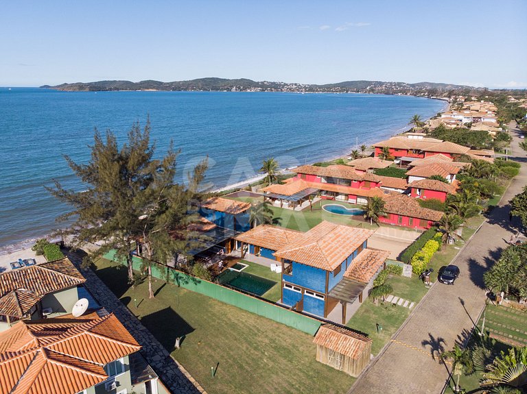 Casa frente mar com 6 suítes