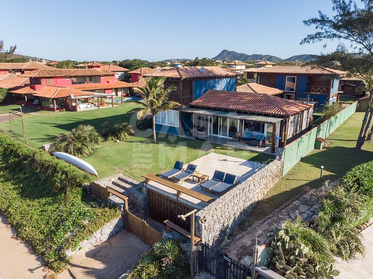 Casa frente mar com 6 suítes