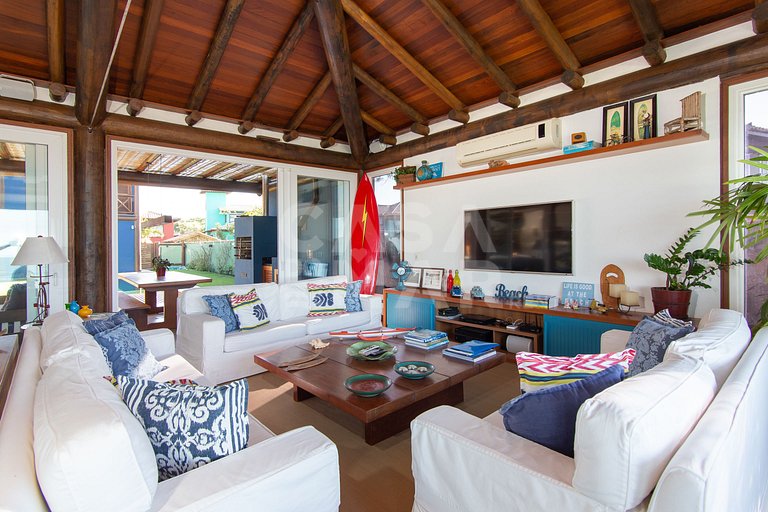 Casa frente mar com 6 suítes