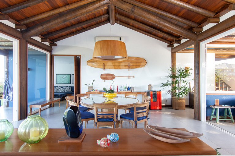 Casa frente mar com 6 suítes